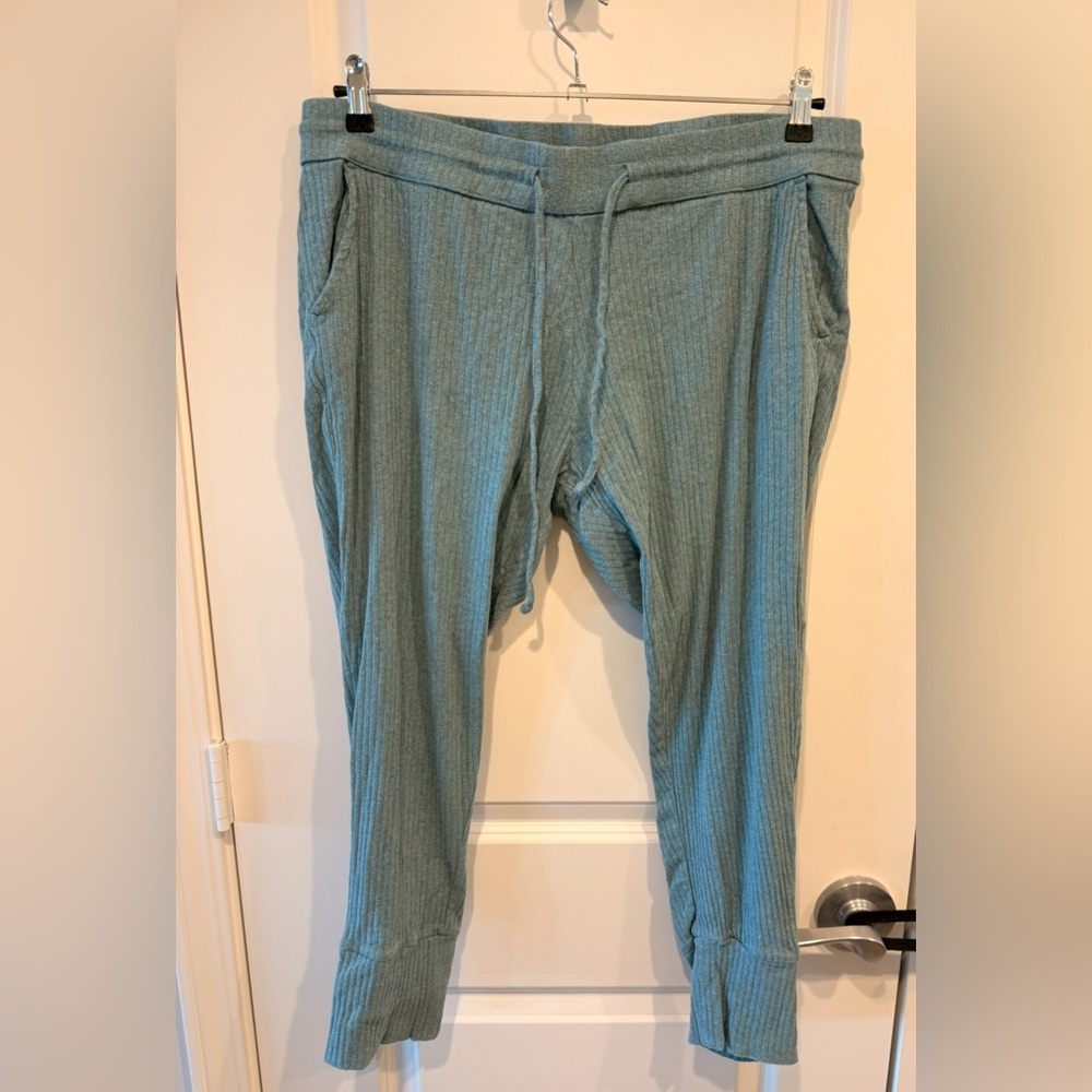 Kate Quinn Organic Ribbed Cotton Joggers | XXL | Soft Neutral Green